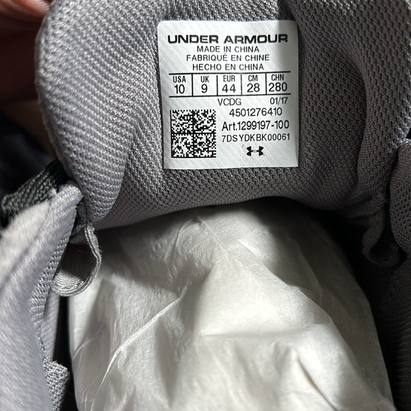 UNDER ARMOUR 1299197-100 UA Burnt River 2.0 MID - Picture 3 of 7